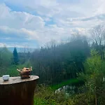 La Belle Charbonniere Hotell