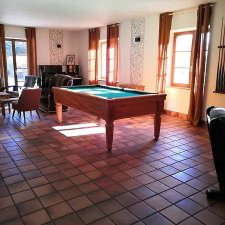 La Belle Charbonniere Hotel *