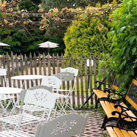 Hotel La Belle Charbonniere