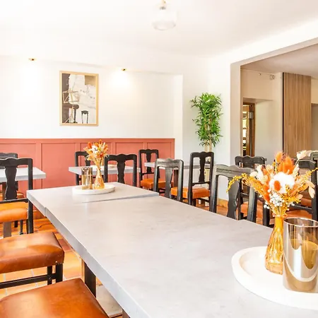 Hotel La Belle Charbonniere *